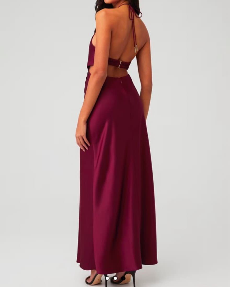 Elegant Burgundy Maxi Dress - Image 3
