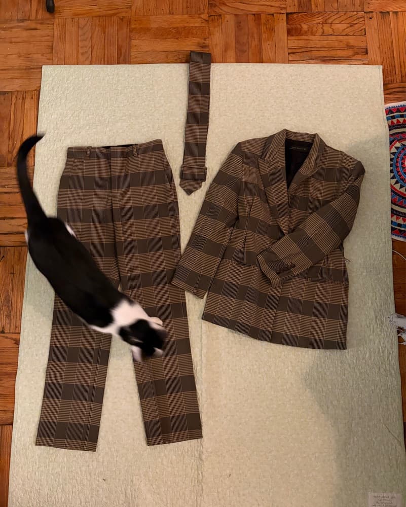 Iconic plaid suit with belt  - Image 5