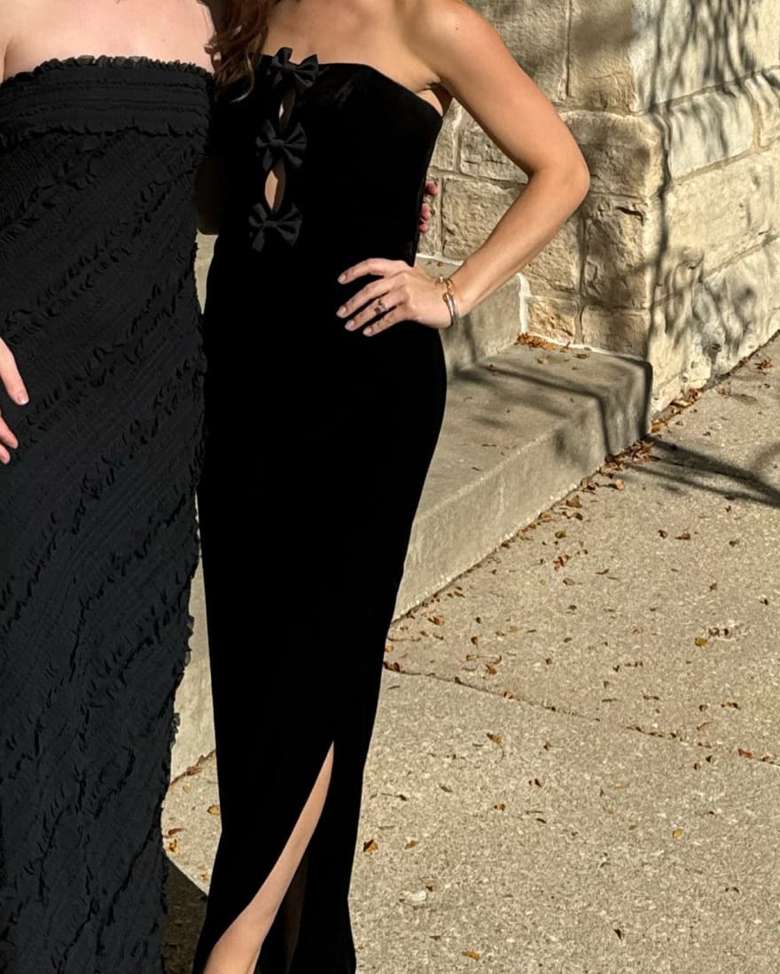 Black Bowtie Gown - Image 2
