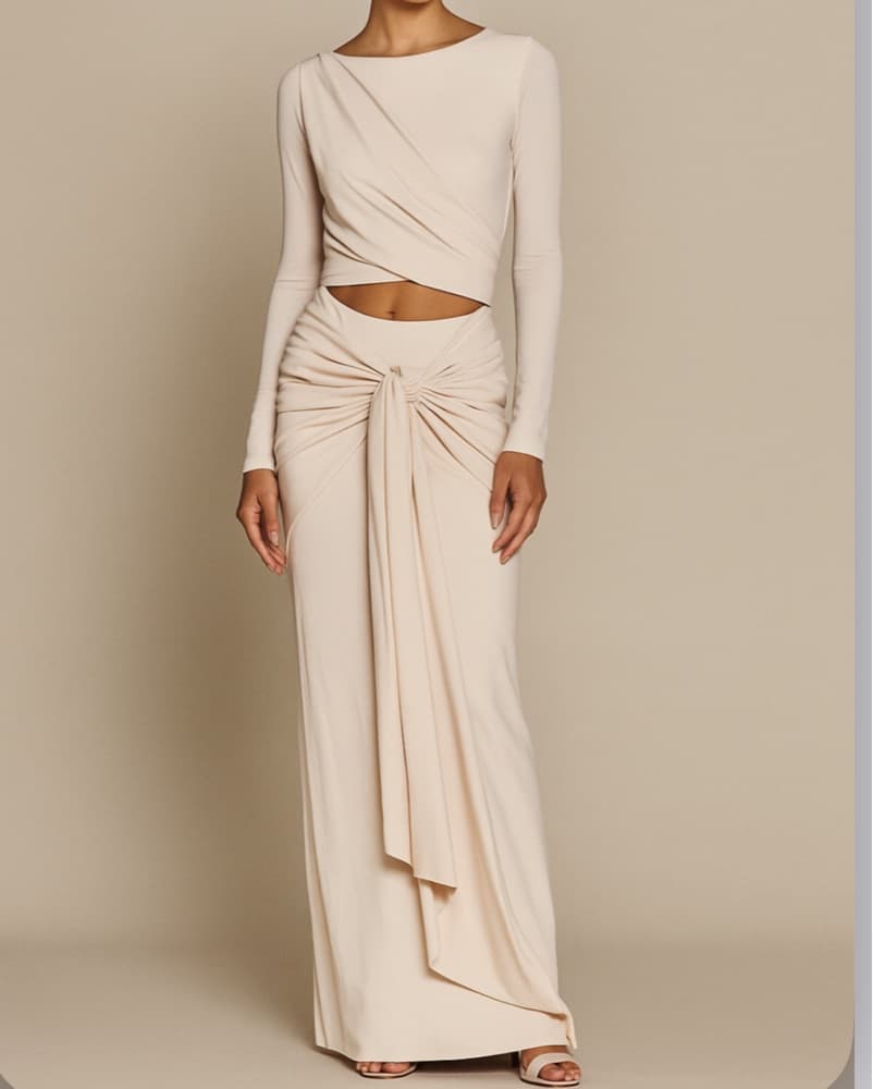 Elegant Off-White Dress with Tie Waist - Image 1