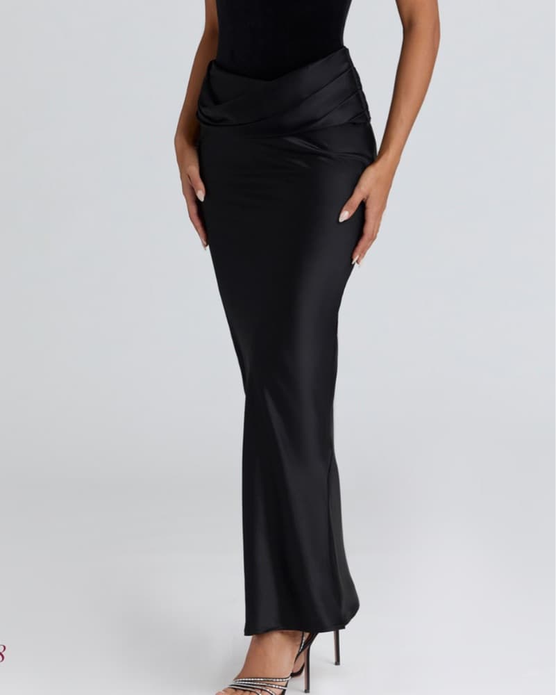 Elegant Black Maxi Skirt - Image 3