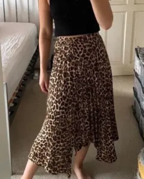 Cheetah Print Assymetrical Pleated Skirt - Image 4