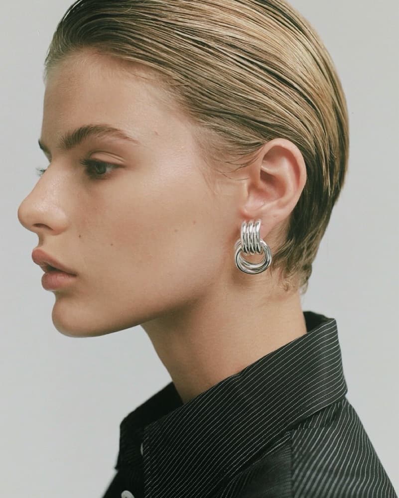 MINI KNOT EARRINGS - Image 2