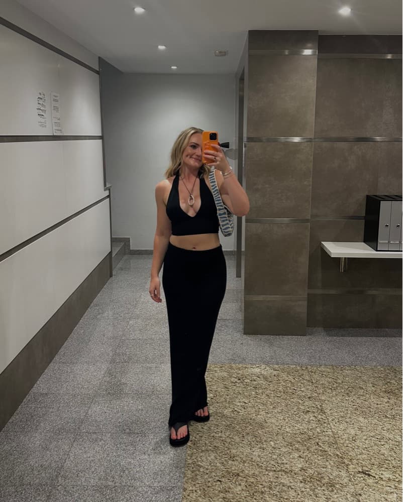 Sleek Black Fontelina Maxi Skirt - Image 3