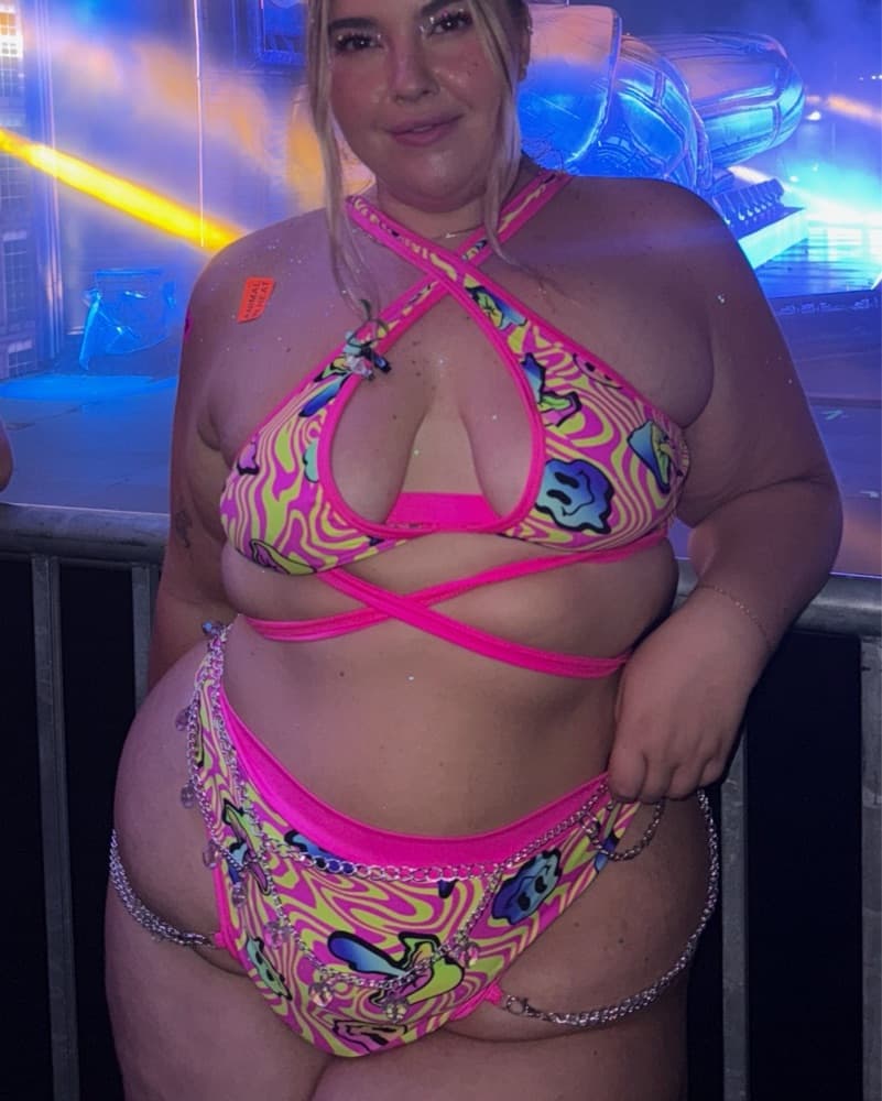 Vibrant Neon Set with Chain - Image 1