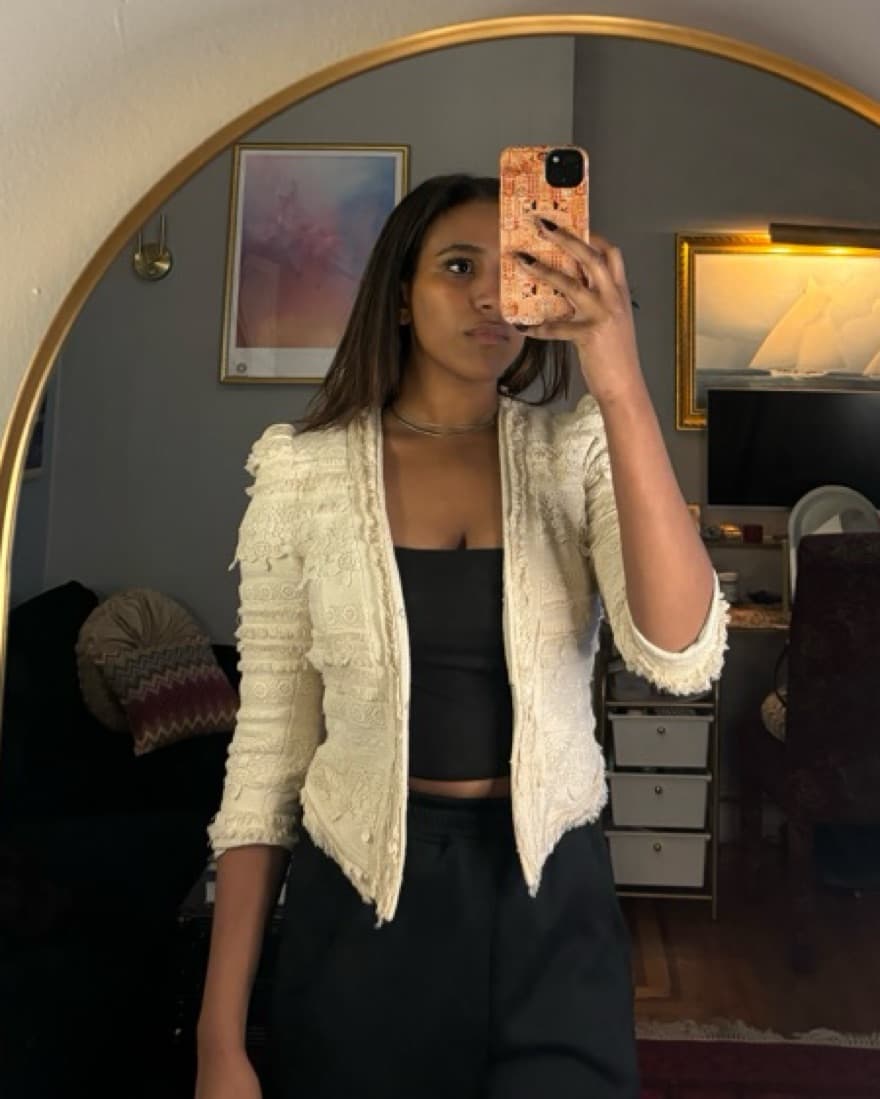 Chic Lace Jacket with Crop Top - Image 1