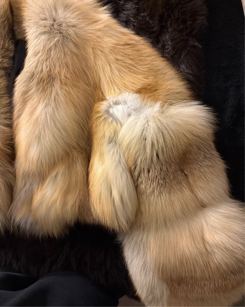 Opulent Fur Coat - Image 5