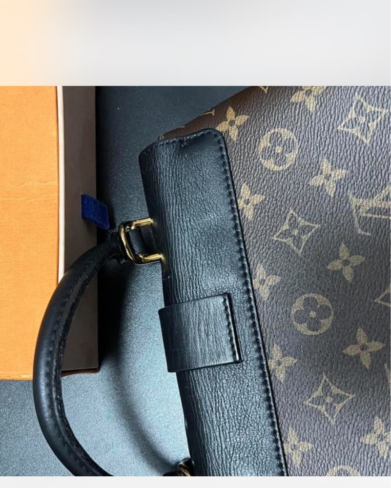 Louis Vuitton Locky  - Image 5
