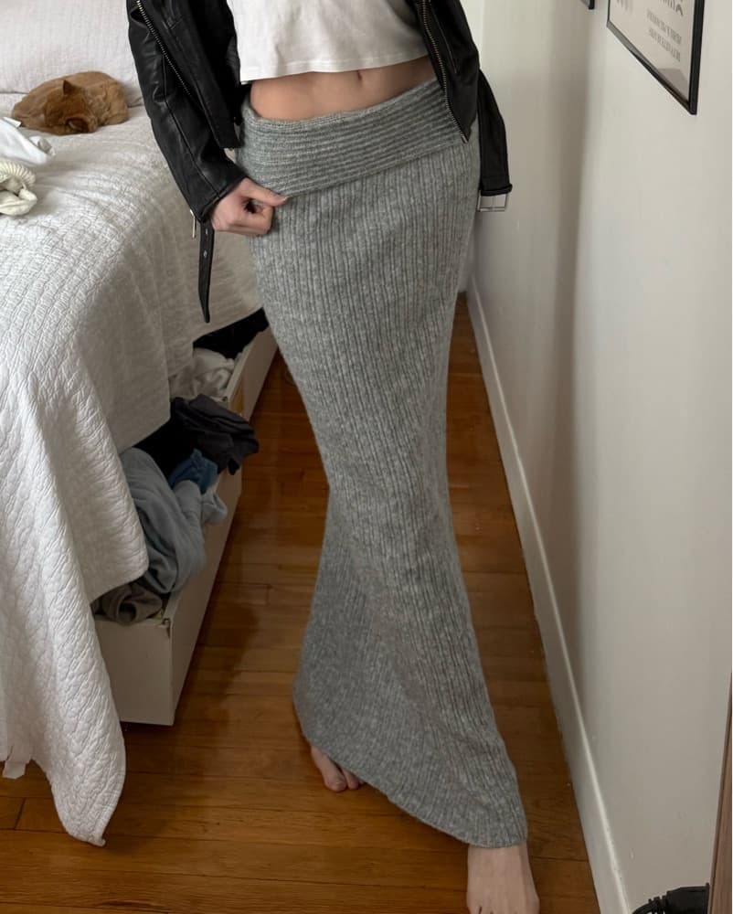 Cozy Gray Ribbed Knit Maxi Skirt - Image 1