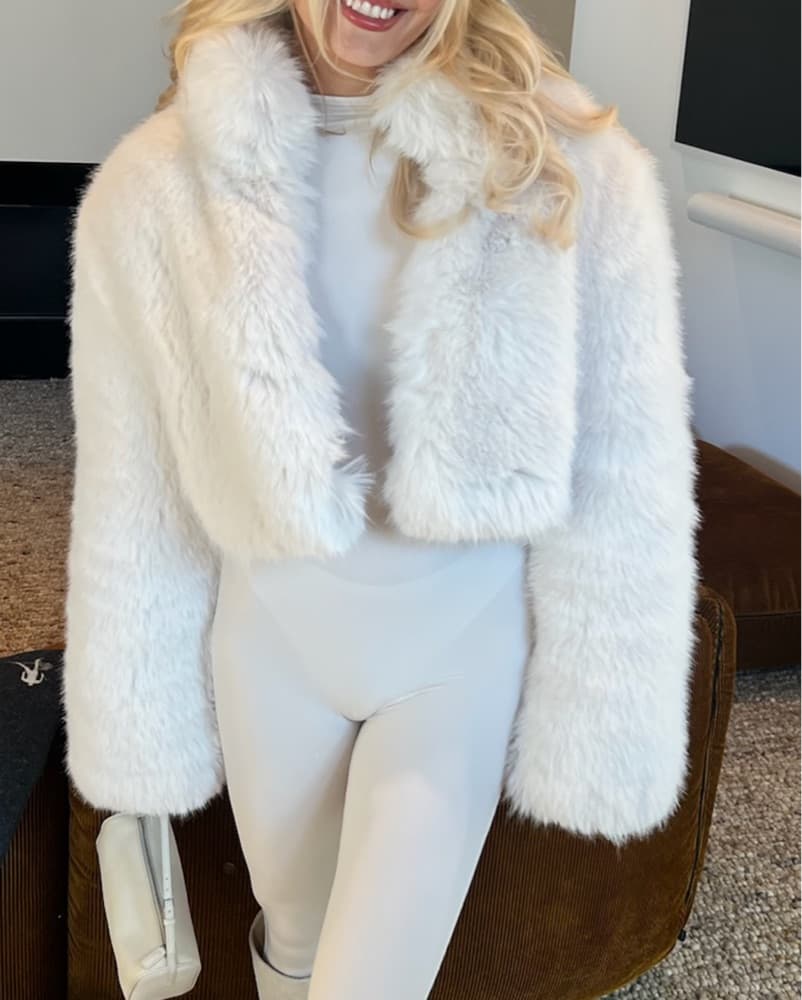 Alo White Faux Fur Coat - Image 2