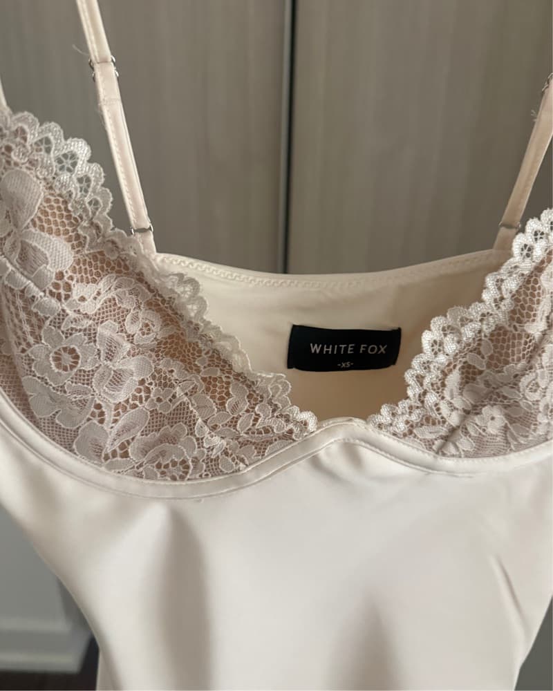 white fox cream lace dress - Image 4
