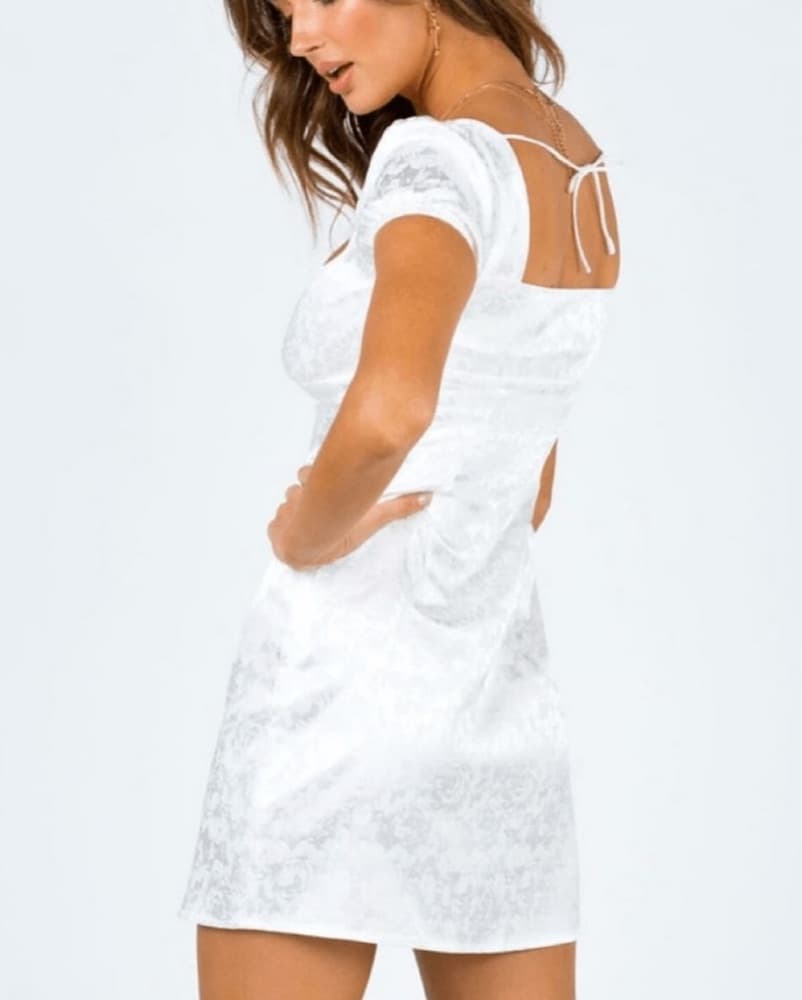 Elegant Lace Puff Sleeve Dress - Image 2