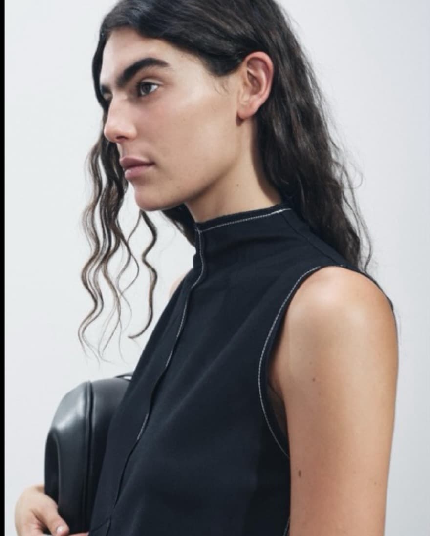Sophisticated Black Maxi Dress - Image 4