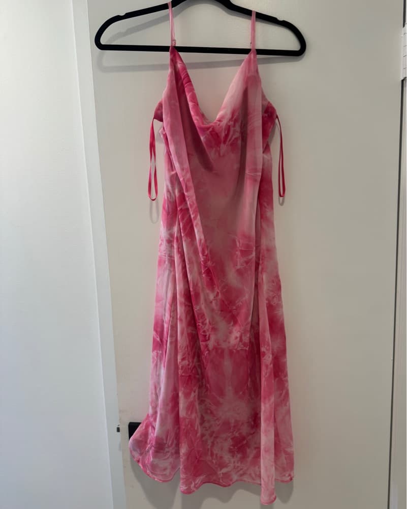 Vibrant Tie-Dye Midi Dress - Image 4