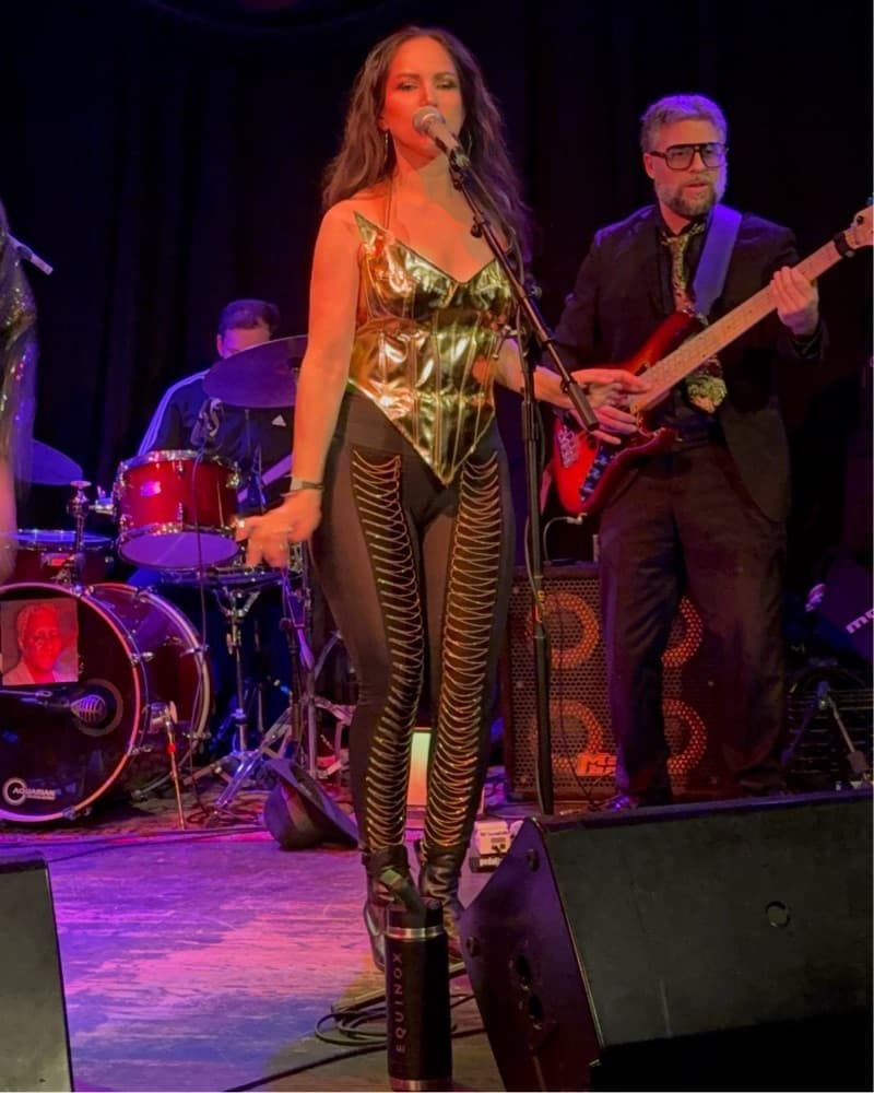 Gold Corset Superwoman Halloween Costume - Image 4