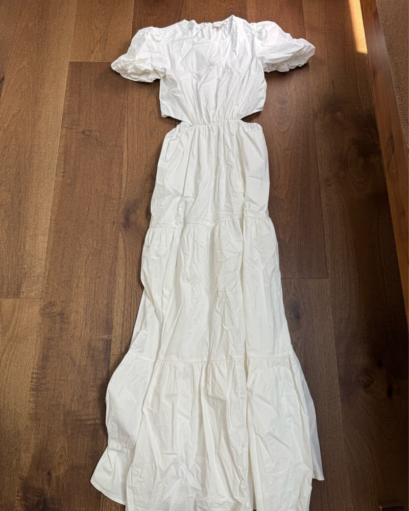 Wayf Elegant White Midi Dress - Image 4