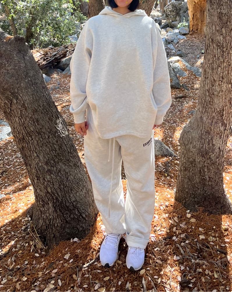 Fear of god essentials Gray sweatsuit - Image 3