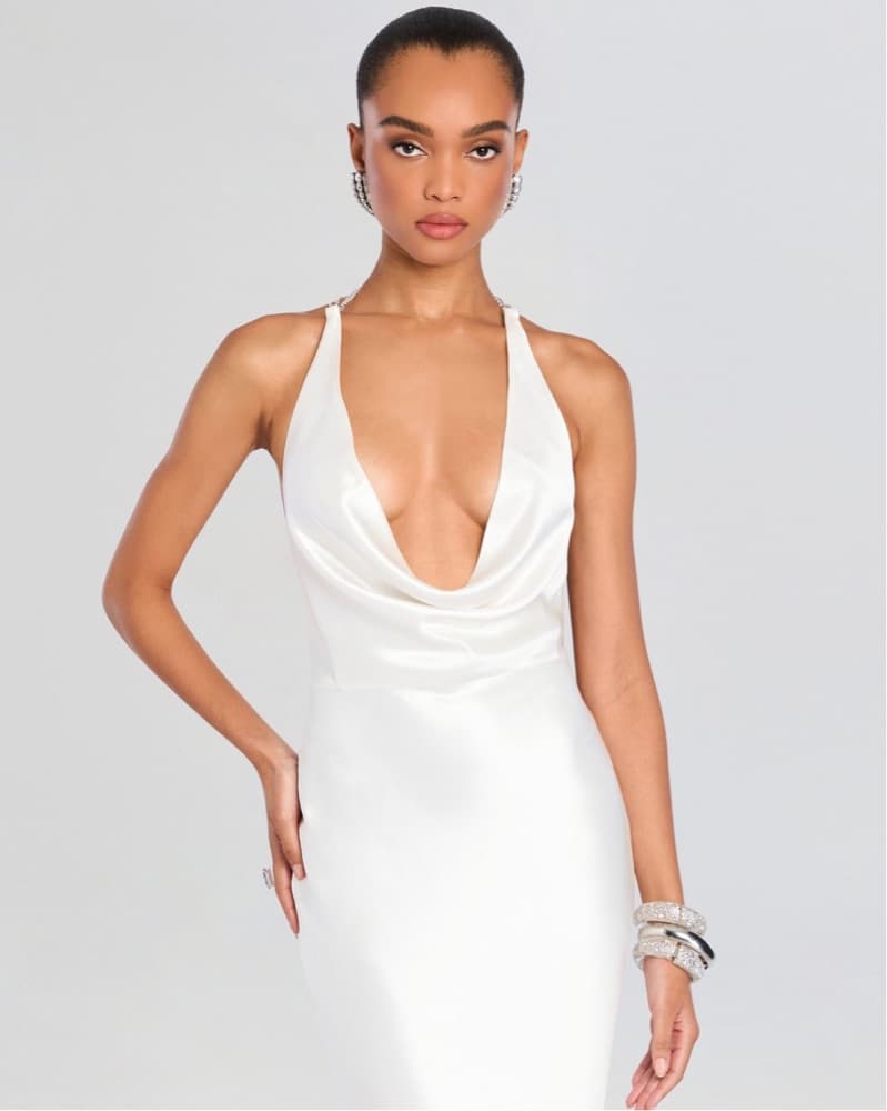 Elegant White Satin Gown - Image 3