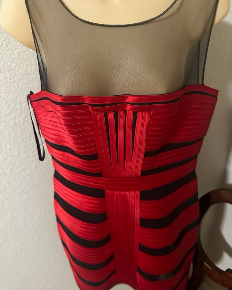BCBG MAXAZRIA Bodycon Bandage Dress. - Image 5