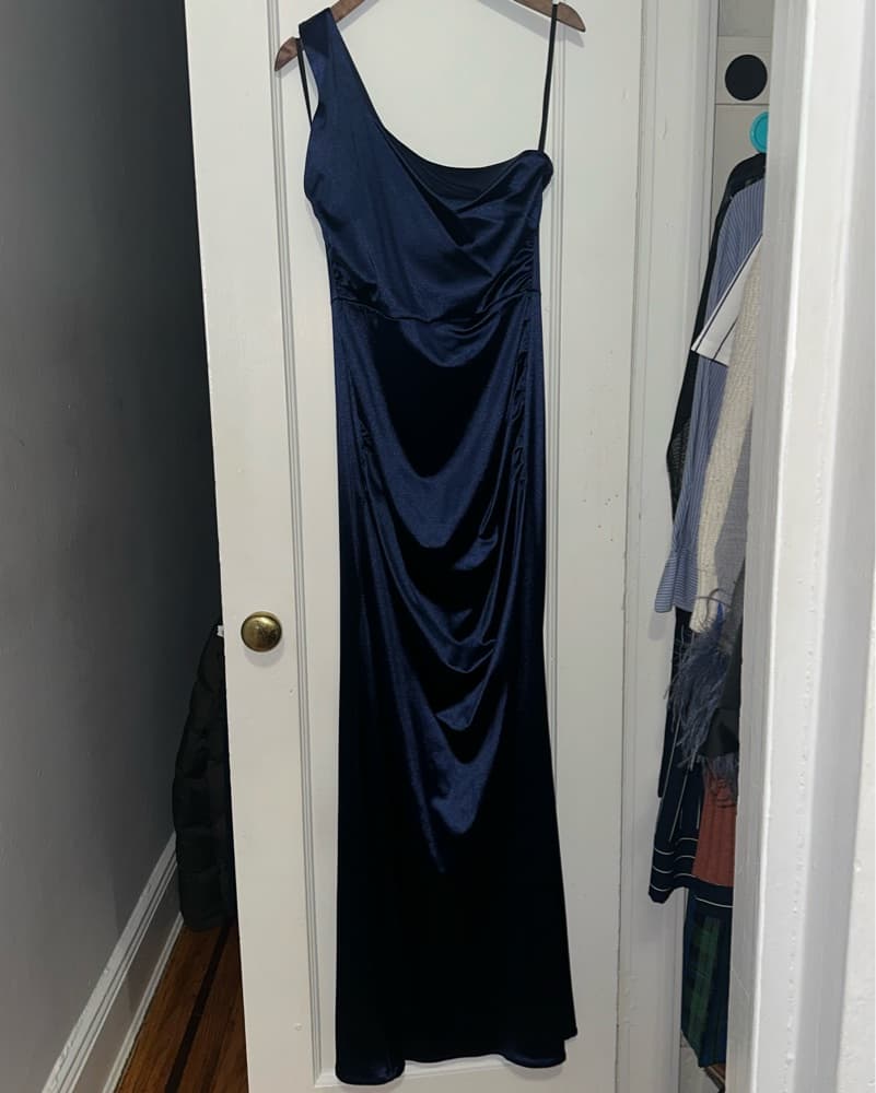 Elegant Navy Blue Satin Gown - Image 3