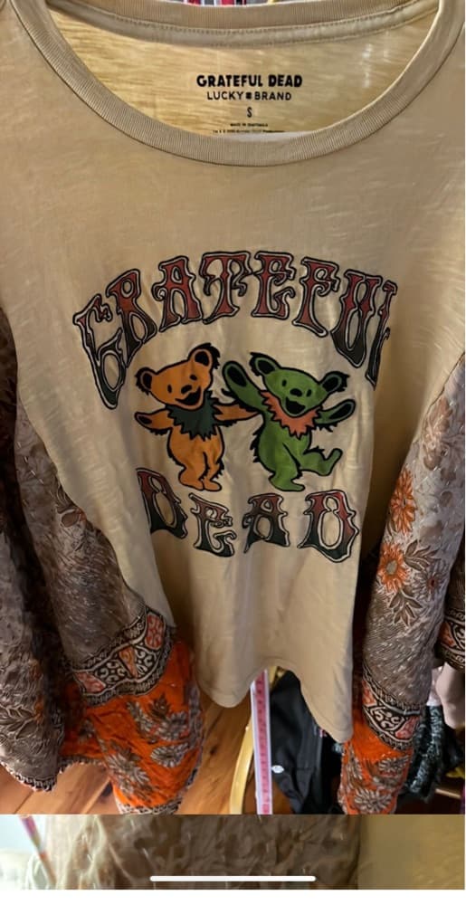 Unique Vintage Grateful Dead Graphic Tee - Image 1