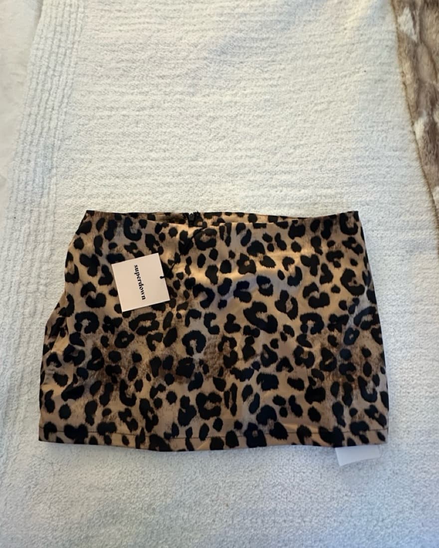 Superdown Mini Leapord Skirt - Image 1