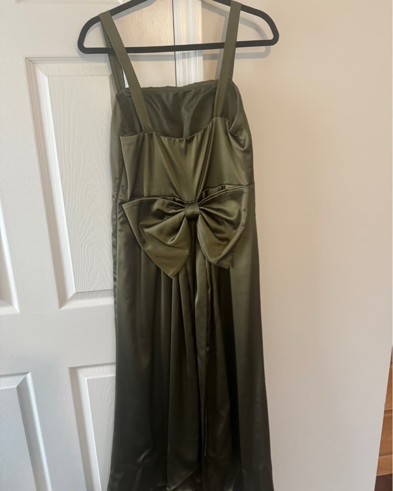 Elegant Olive Green Gown - Image 5