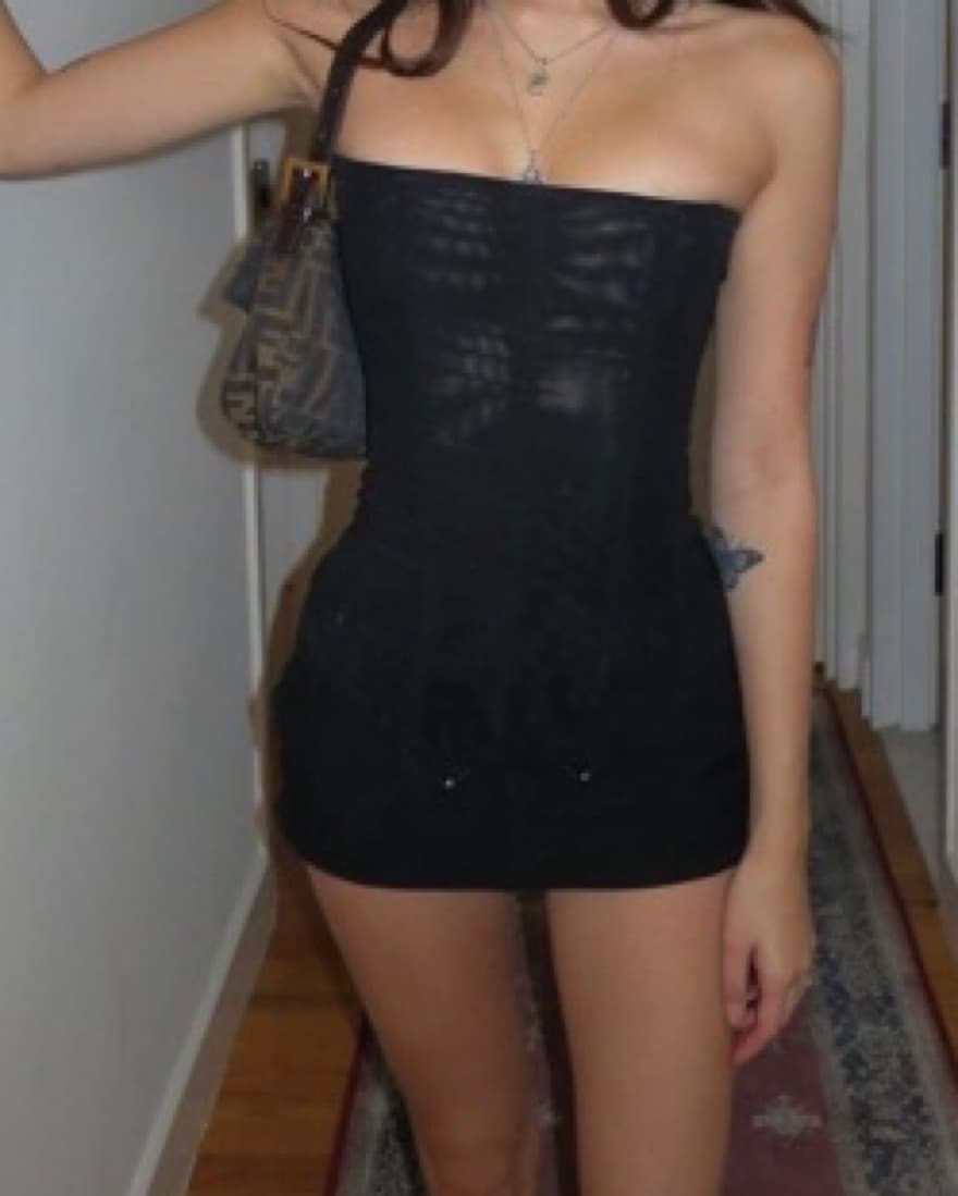Super Flattering AYAI Corset Top !! - Image 1