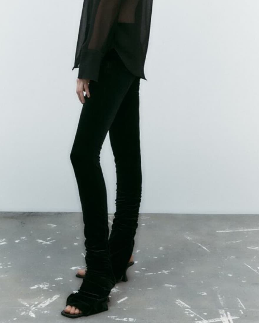 Zara Velvet Scrunch Legging - Image 1