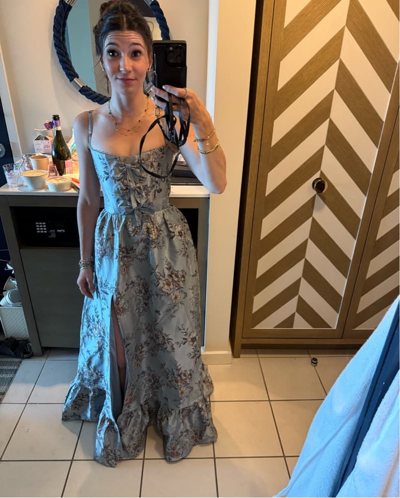 V Chapman Gown - Image 2