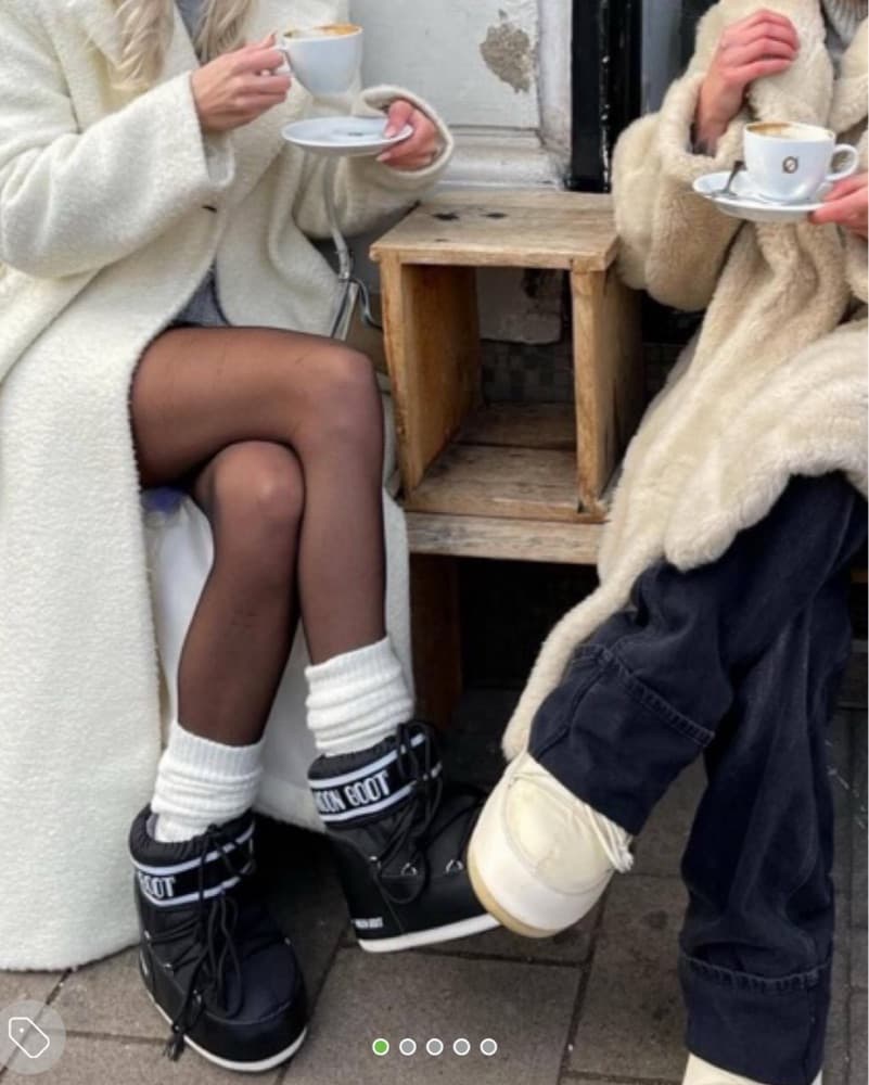 Stylish Moon Boots  - Image 1