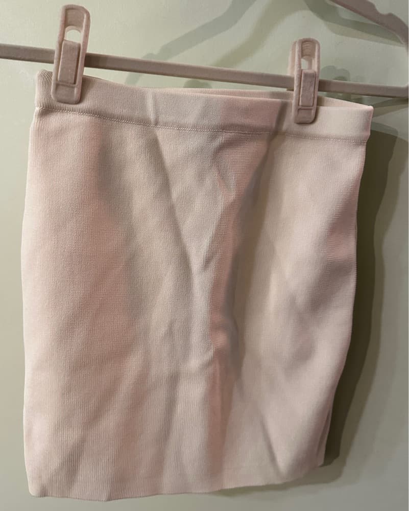 Chic Ribbed Knit Skirt - Image 4