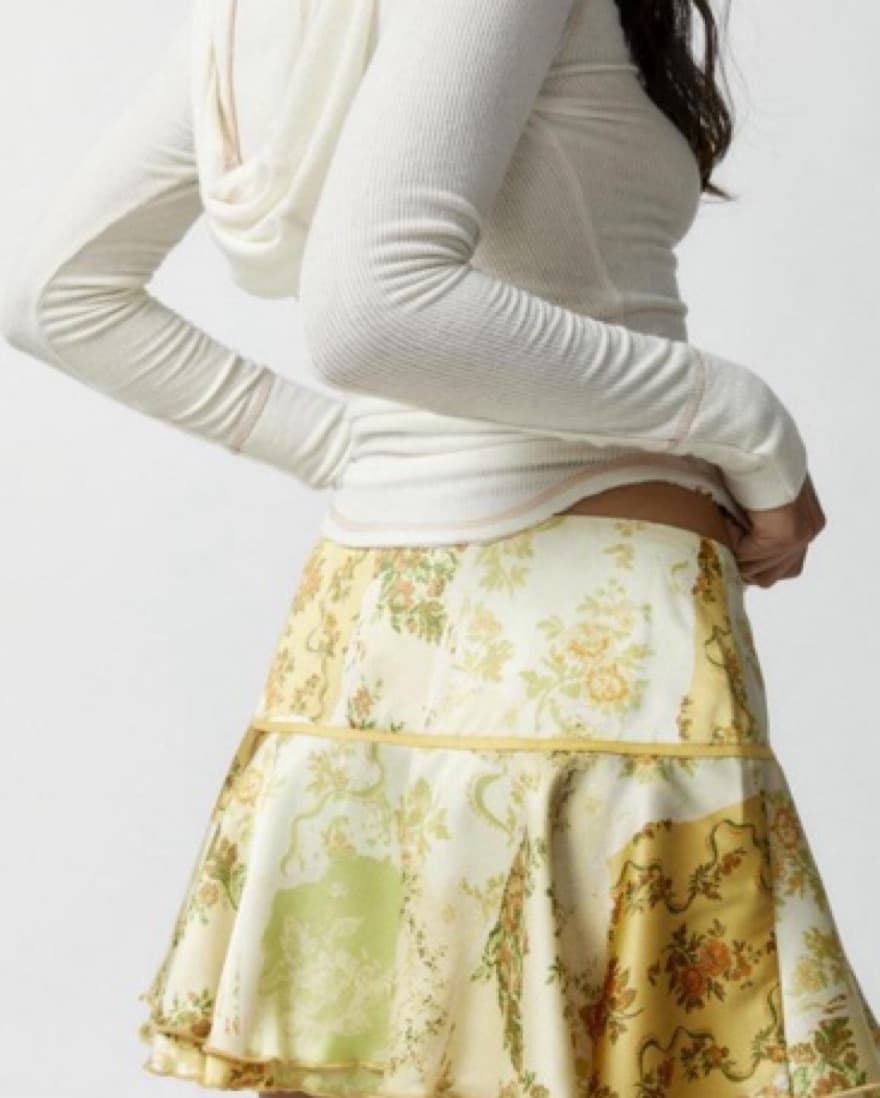 Cute Mini Skirt With Bows  - Image 1