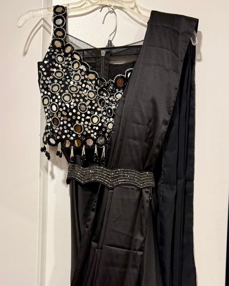 Predraped/prepleated satin sari - Image 1