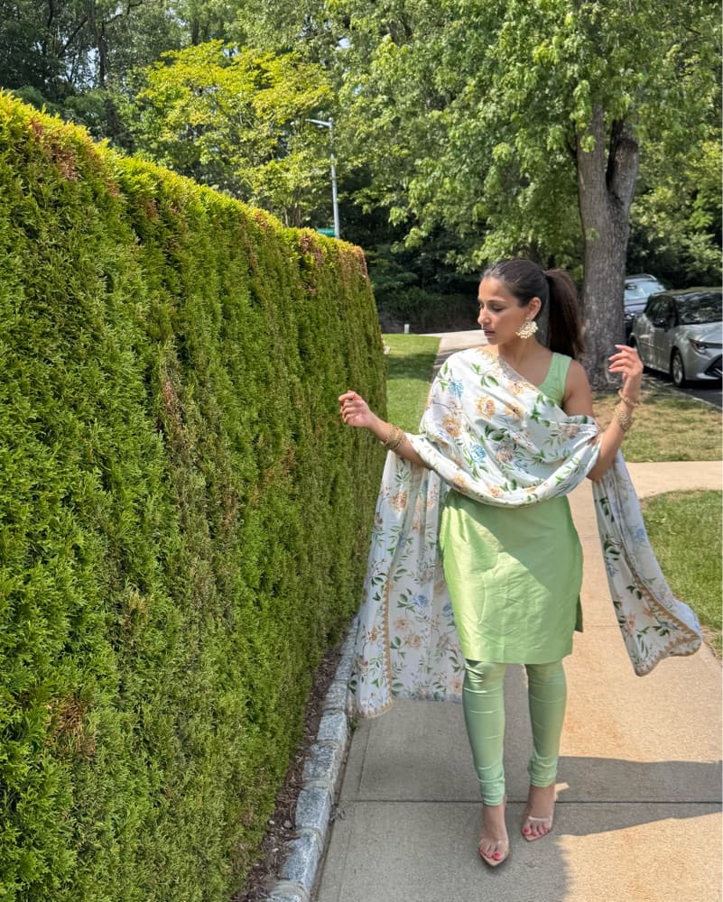 Stylish Green Floral Suit - Image 2