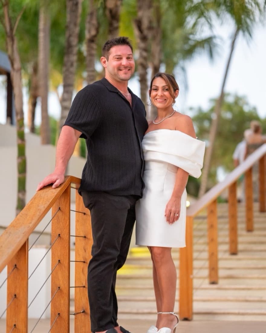 Elegant Off-the-Shoulder White Dress - Image 2