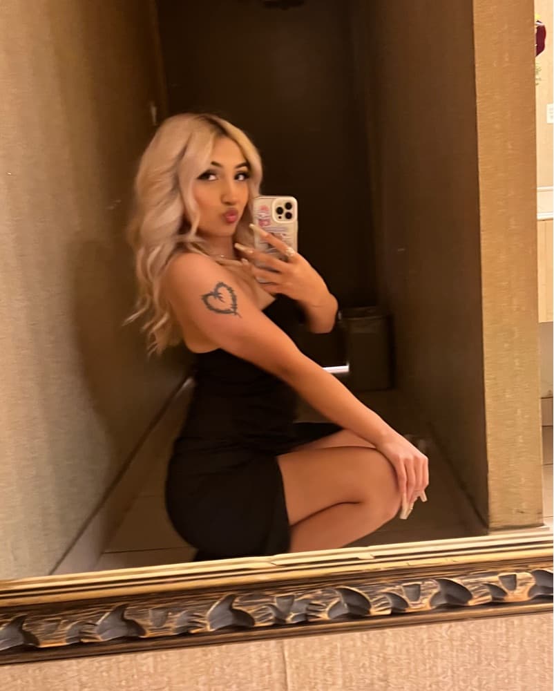 Black Formal Dress With Leg Slit - Image 4