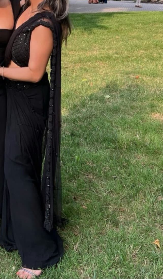 Black Embellished Pre-Draped Sari w Top - Image 4