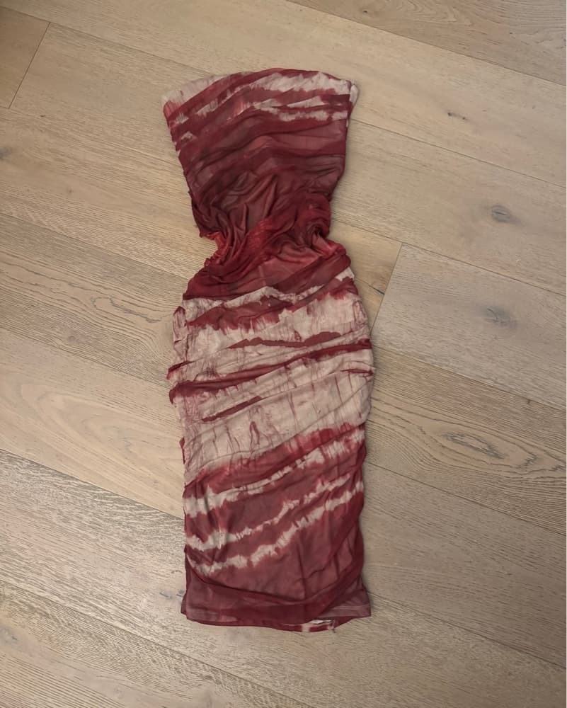 Red Strapless Tie-Dye Midi Dress - Image 3