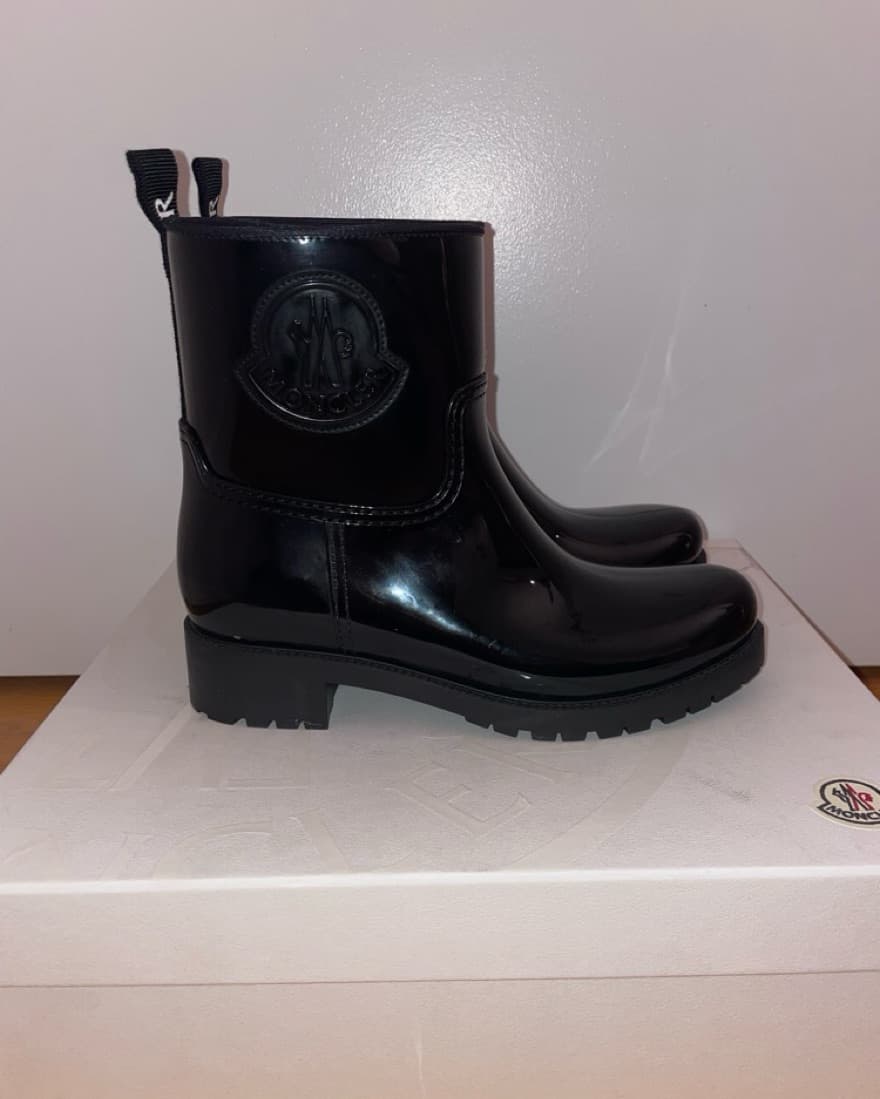 Moncler Ginette Boots - Image 5