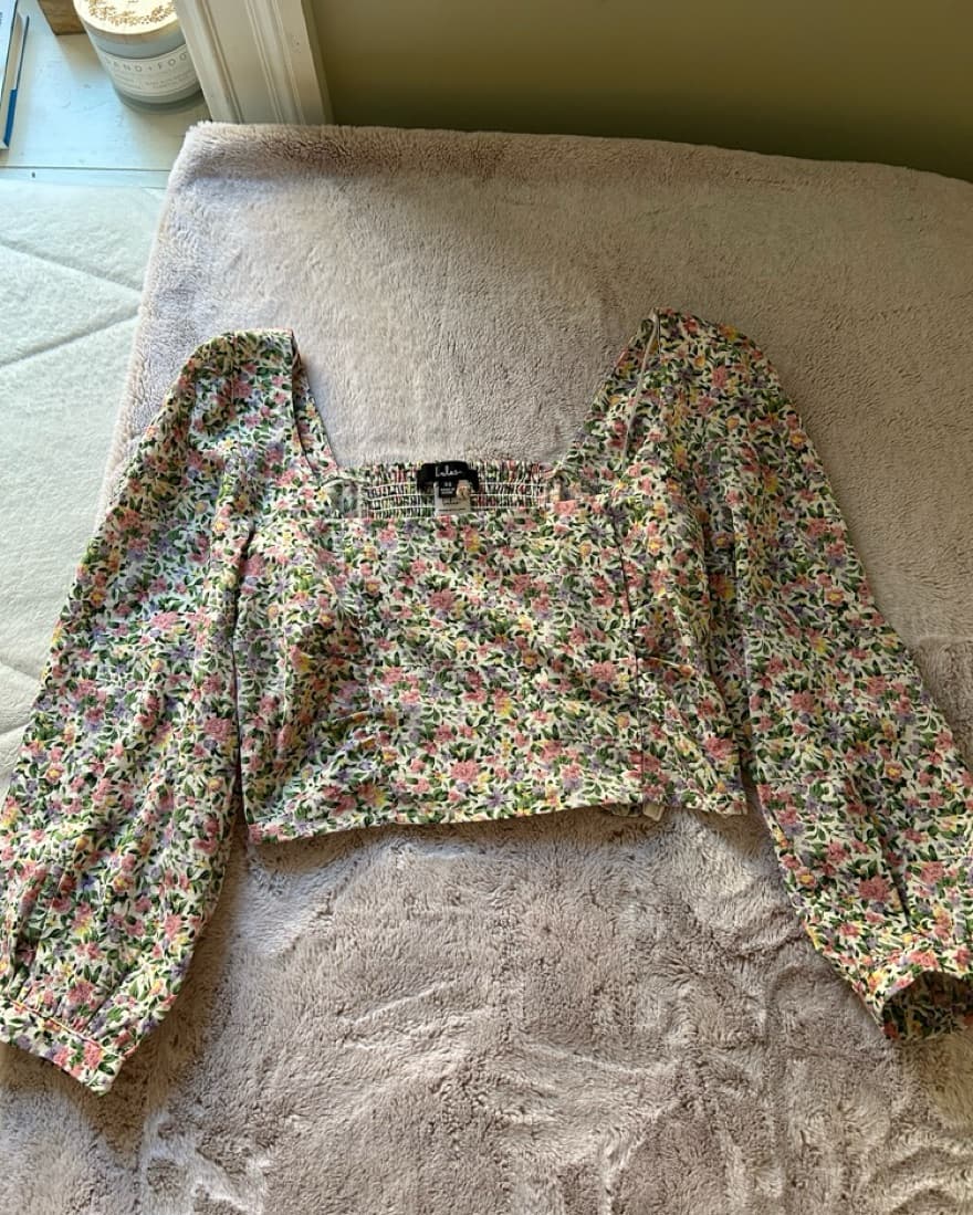 Lulus Floral Longseeve Crop Top - Image 2