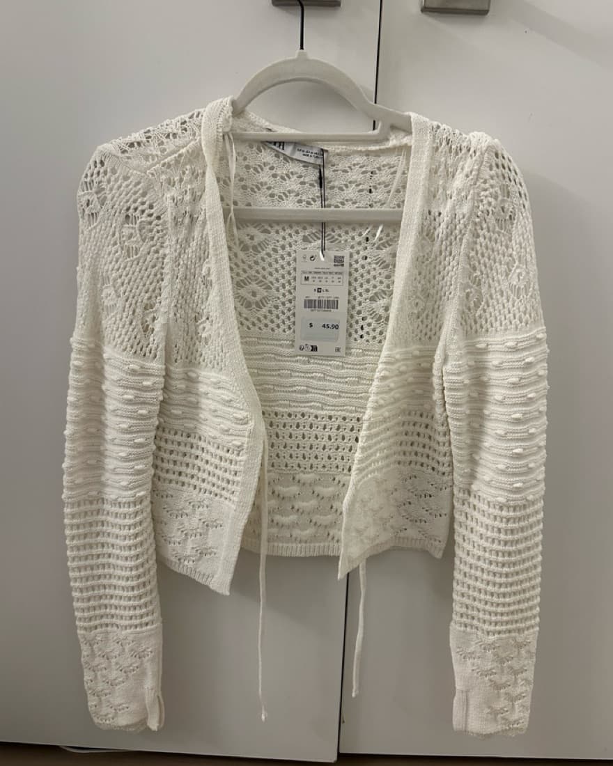 white top / knit cardigan - Image 2