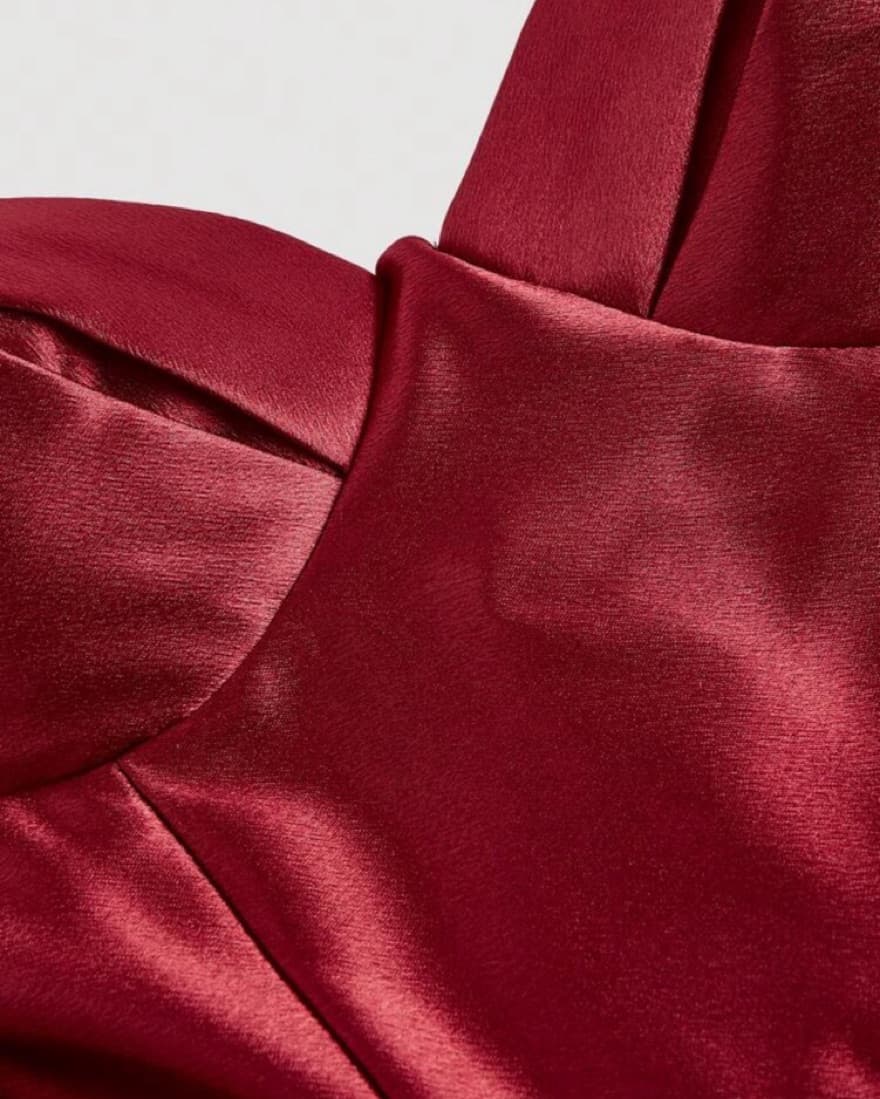 Captivating Crimson Couture - Image 3