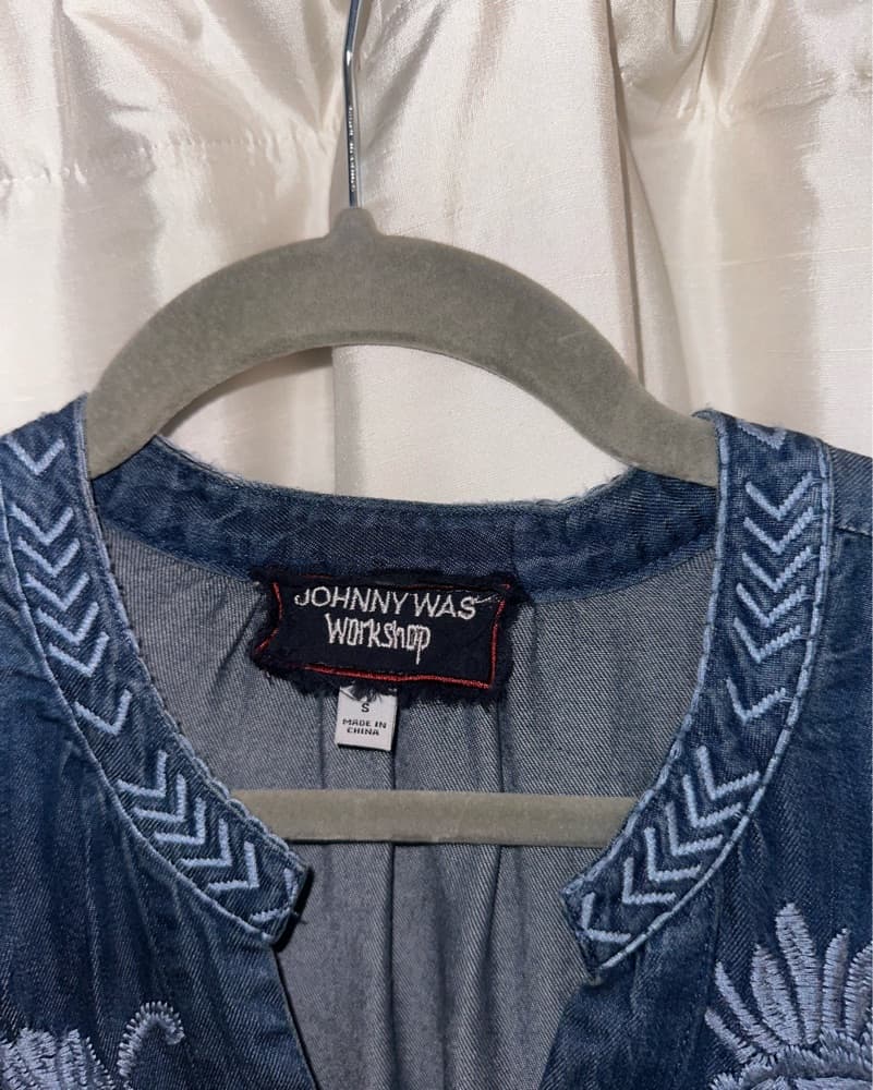 Elegant Embroidered Denim Dress - Image 3