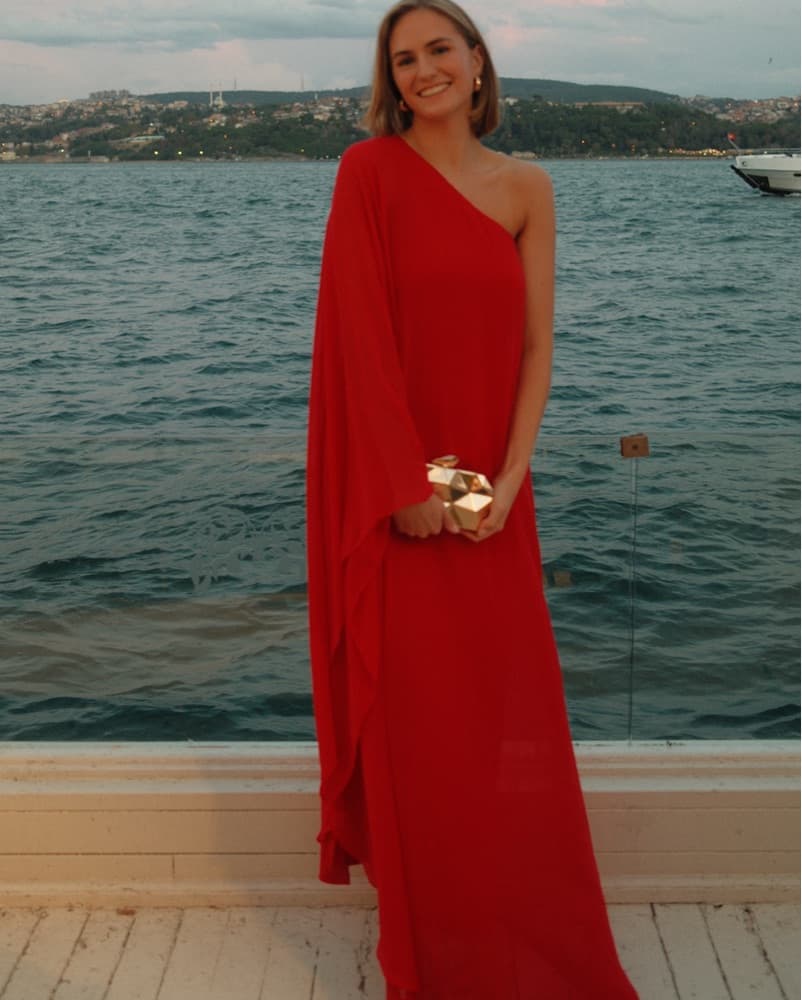 Vibrant One-Shoulder Red Gown, THE ARE - Image 2