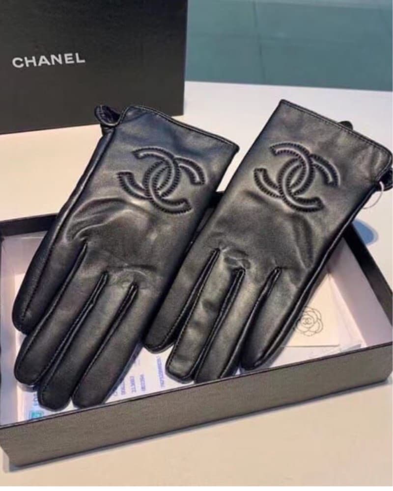 CHANEL GLOVES - Image 2