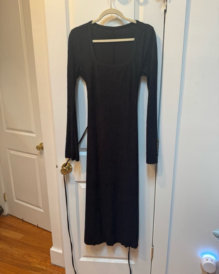 Chic Black Maxi Dress - Image 1