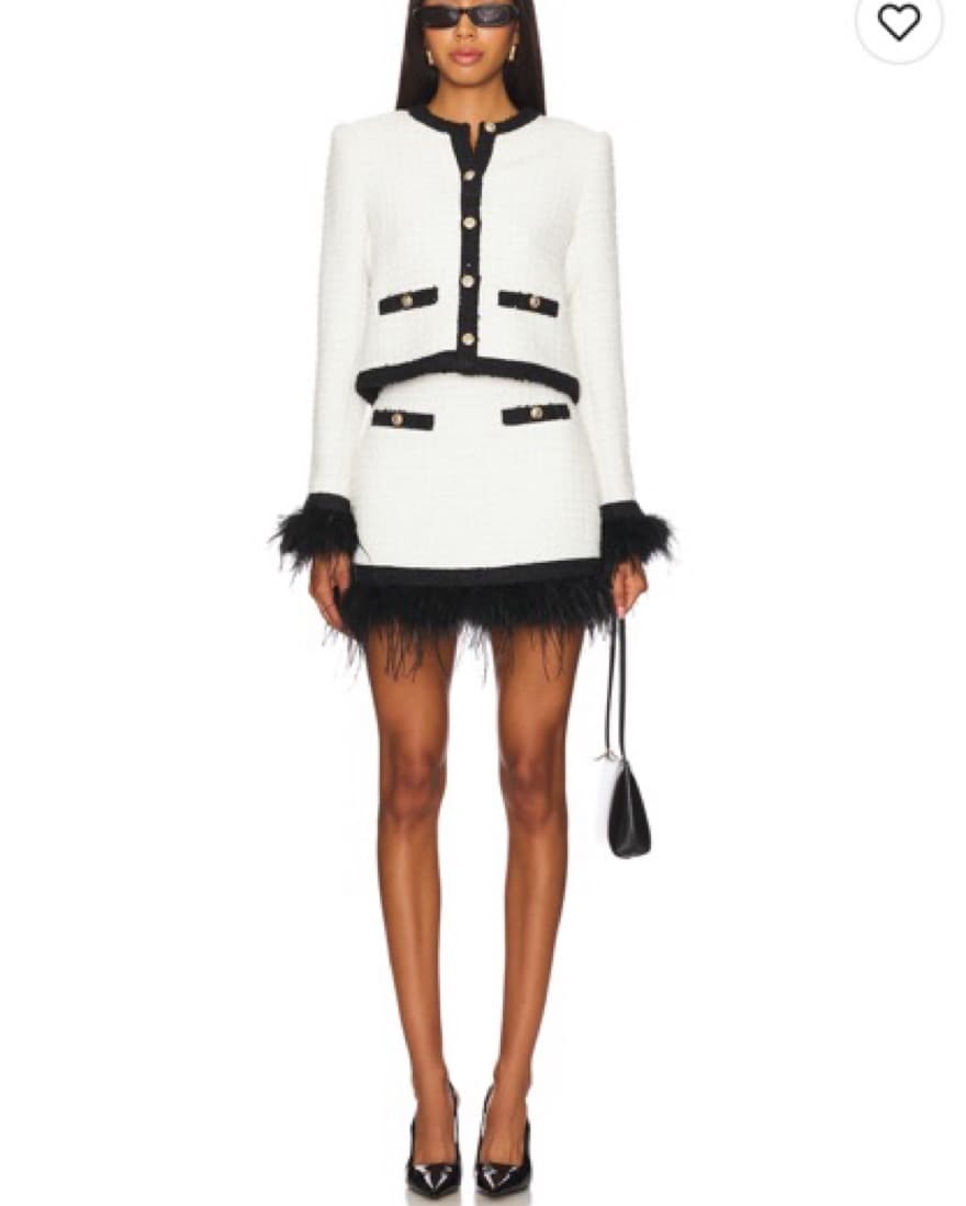 SAYLOR feathered set  - Image 1