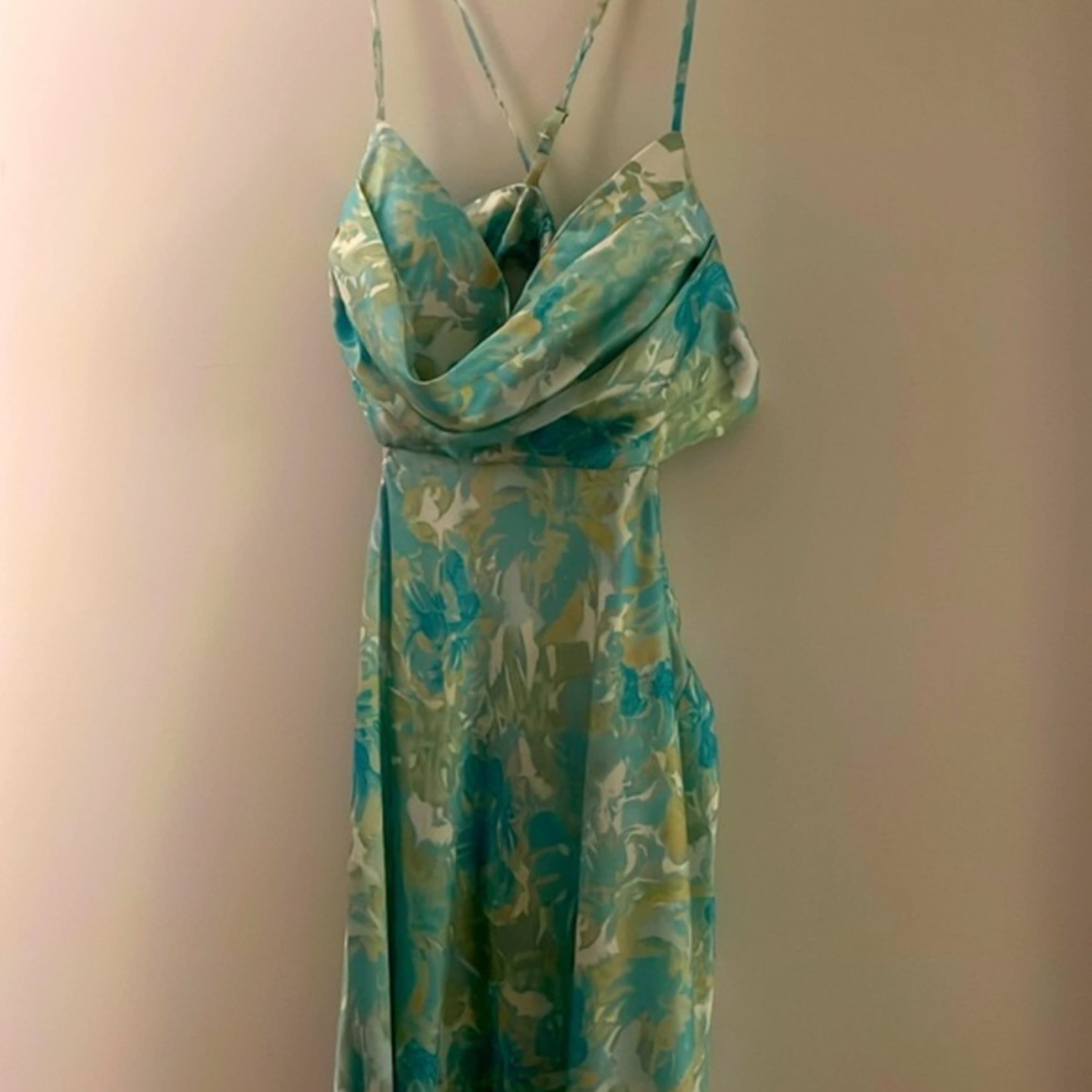 Update You Midi Dress GreenBlue Cut Out  - Image 4