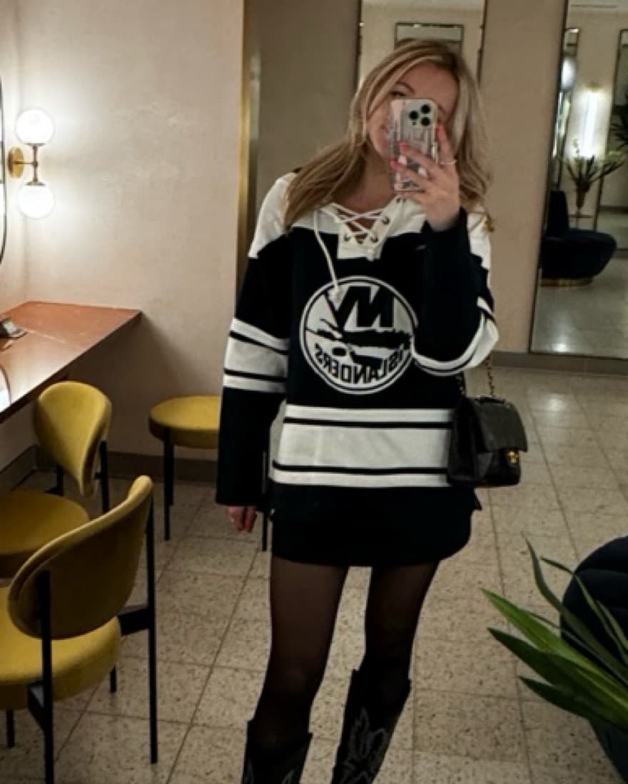 NY Islanders Hockey Hoodie - Image 1